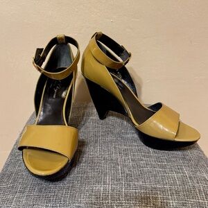 Vintage Robert Clergerie Patent Leather Triangle Ankle Strap Heels 8.5 US (EUC)